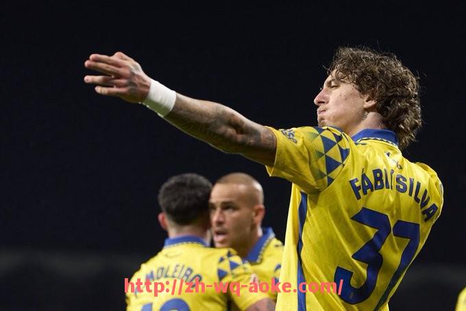 澳客足彩-世俱杯比赛中长传成功率与得分效率的相关研究